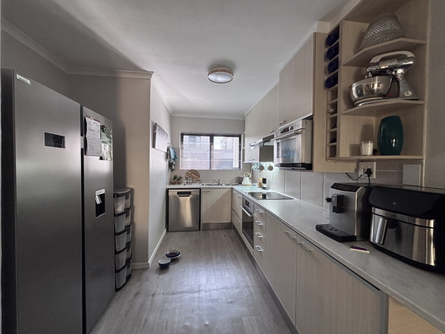 To Let 2 Bedroom Property for Rent in Parklands Western Cape